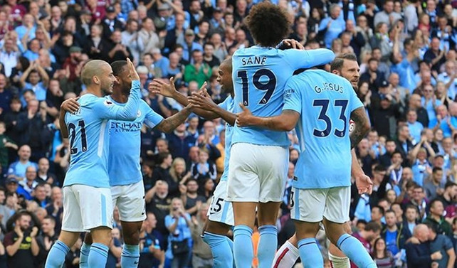 Manchester City evinde farklı kazandı
