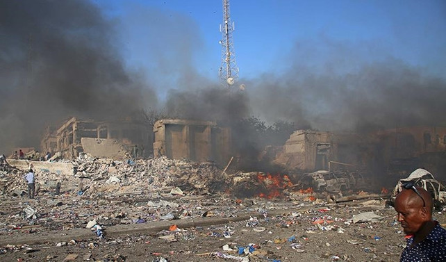 Somali'deki bombalı saldırıda ölü sayısı 300'ü aştı