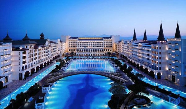 Mardan Palace Hotel'in suyu kesildi