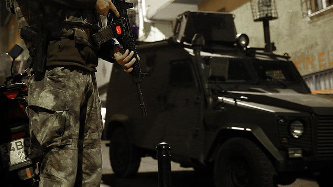 İstanbul'da terör operasyonu: 10 gözaltı