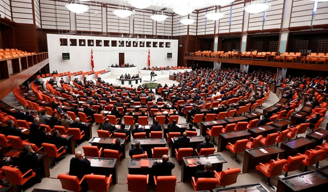 Müftülere nikah kıyma yetkisi TBMM'den geçti