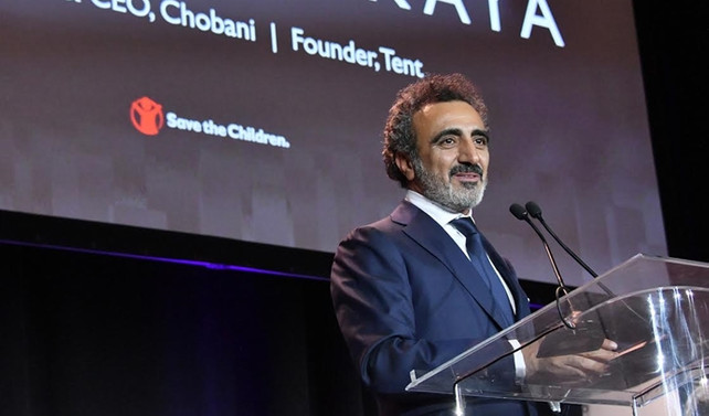 'Çocukları Koruyun'dan Ulukaya'ya 'Yardımseverlik Ödülü'