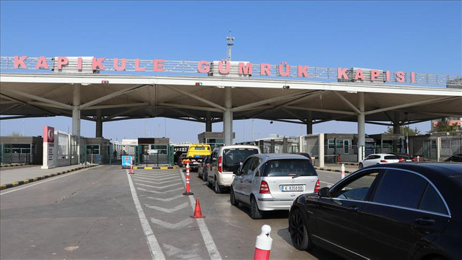 Sarp ve Kapıkule geçişlerde zirvede