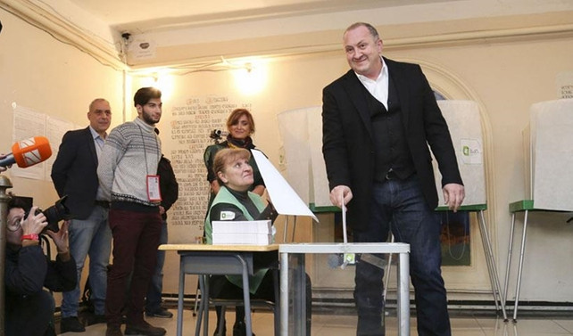 Gürcistan'da halk sandığa gitti