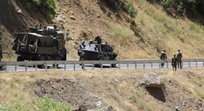 Hakkari'de patlama: 1 asker şehit