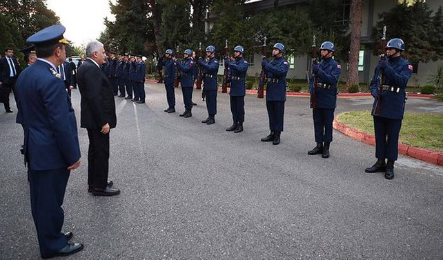 Yıldırım, Çiğli 2. Ana Jet Üs Komutanlığını ziyaret etti