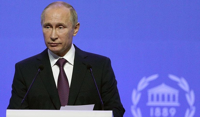 Putin: Ruble kuru dengelendi