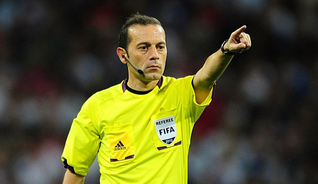 Cüneyt Çakır ve Halis Özkahya'ya UEFA'dan görev