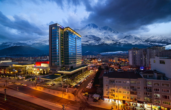 Radisson Blu Hotel Kayseri’ye büyük onur