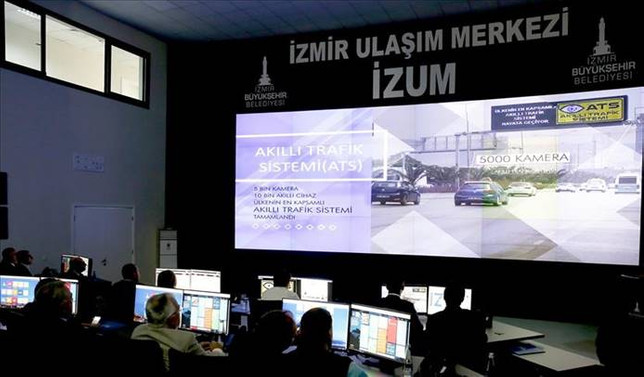İzmir'de 'Akıllı Trafik Sistemi' devreye girdi