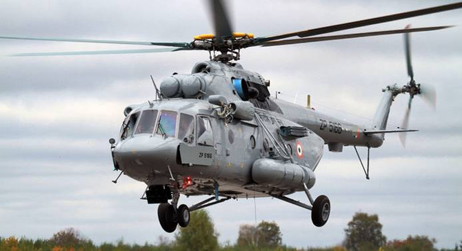 Hindistan'da askeri helikopter düştü: 7 ölü