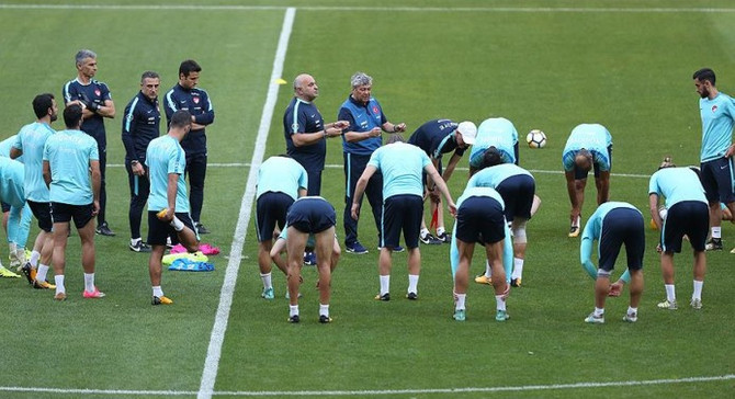 Milli Takım'da 4 futbolcu kadrodan çıkarıldı