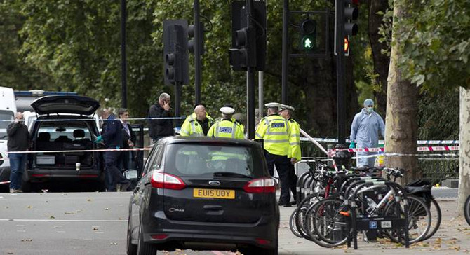 Londra'da araç yayaların arasına daldı: 11 yaralı