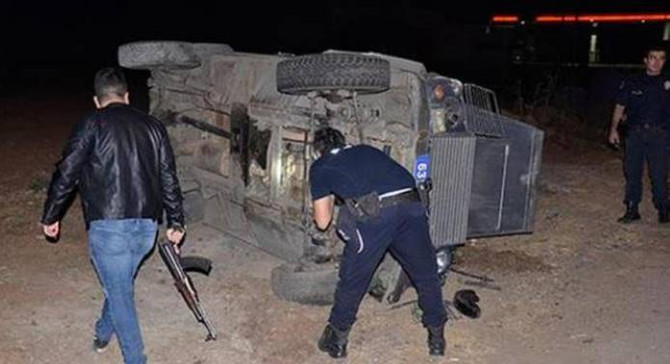Şanlıurfa'da zırhlı polis aracı devrildi: 2 yaralı