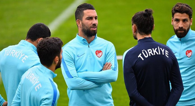 Arsenal, milli futbolcu ile ilgileniyor