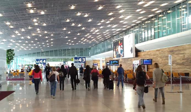 Fransa'da grevler uçuşları etkileyecek