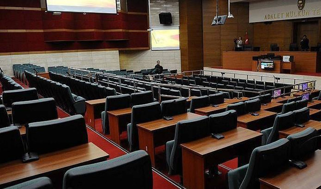 ByLock'tan tutuklu eski emniyet müdürüne hapis cezası