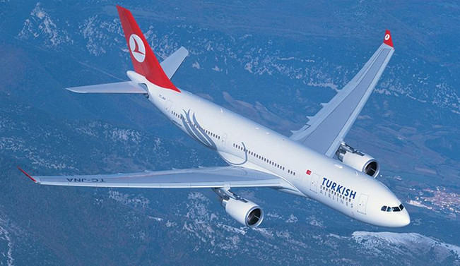 THY uçağı, koku nedeniyle acil iniş yaptı