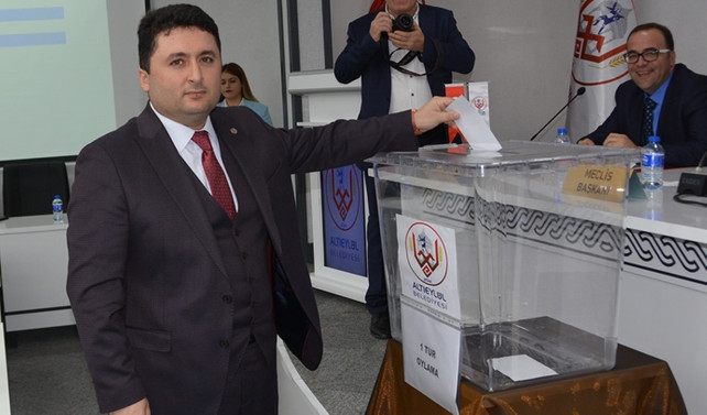 Altıeylül Belediye Başkanlığına Hasan Avcı seçildi