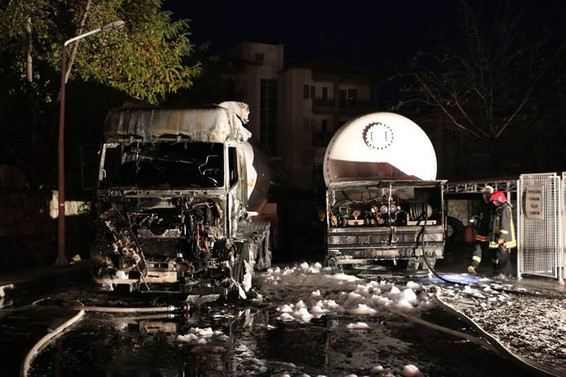Denizli'de akaryakıt istasyonunda patlama: 2 yaralı