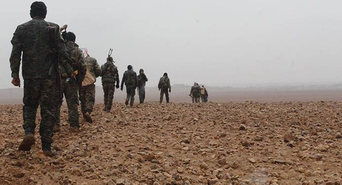 PYD Suriye'nin en büyük 2. petrol sahasını ele geçirdi