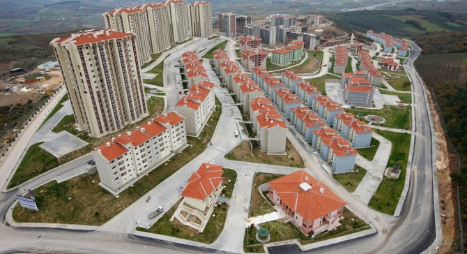 Kamu lojmanı satışında '10 yıl' sınırı kaldırıldı