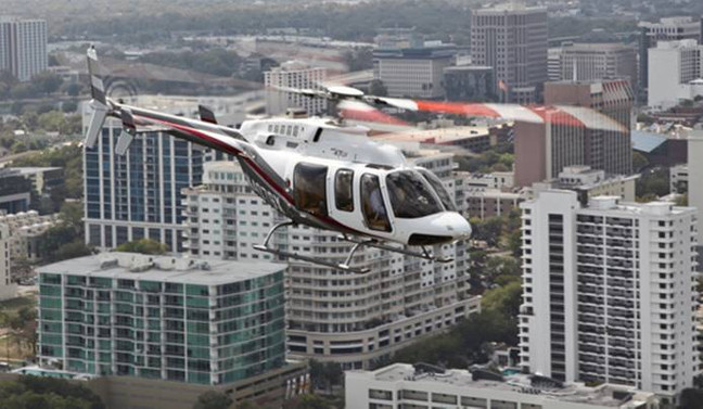 İngiltere'de helikopterle uçak çarpıştı