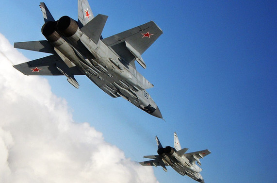Rus uçakları Suriye'de DEAŞ'ı vurdu