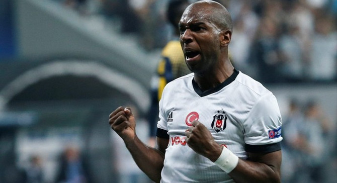 Babel, futbolu Beşiktaş'ta bırakmak istiyor