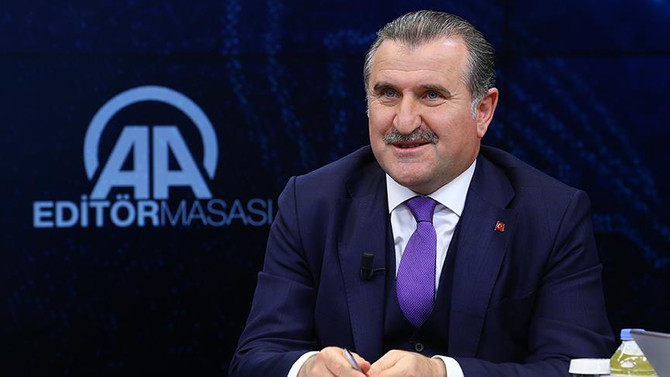 Bak: Milli Takım'a Türk hoca
