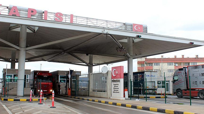 Avrupa'ya açılan sınır kapılarında TIR kuyruğu