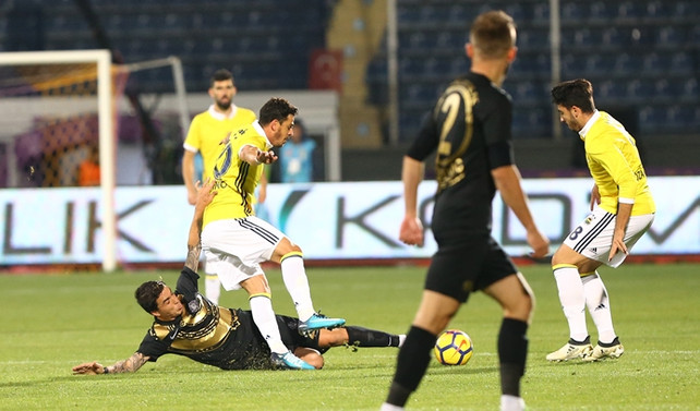 Fenerbahçe deplasmanda tek puanla yetindi