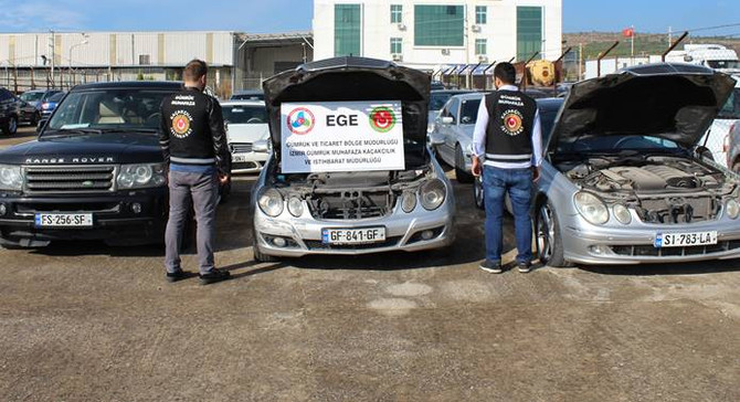 Lüks cip ve otomobiller gümrüğe takıldı