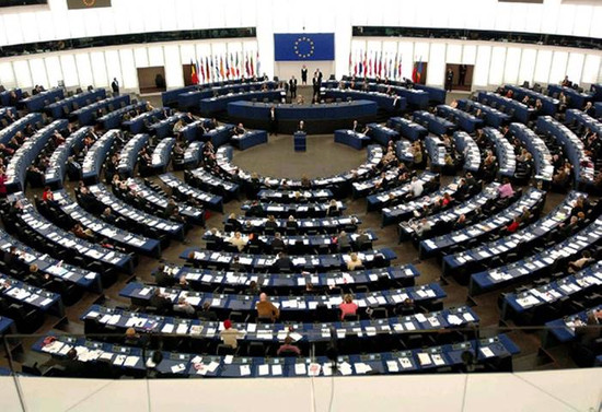 Juncker: Türkiye'ye 3 milyar euro daha aktaracağız