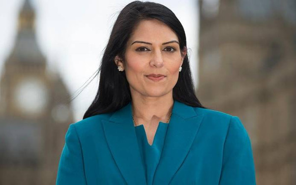 İngiliz bakan Priti Patel istifa etti