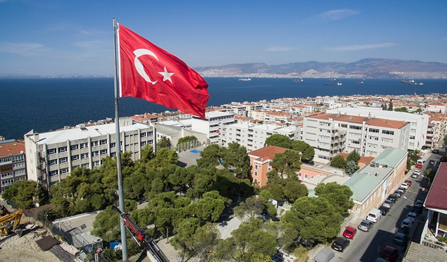 ‘Eğitim sistemi sadece özel okulla gelişmez!’