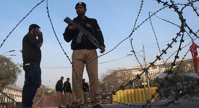 Pakistan'da üniversite yurduna saldırı: 11 ölü