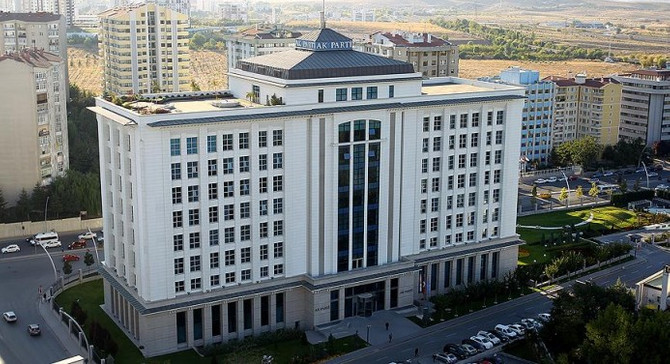 AK Parti'de iki il başkanlığına atama