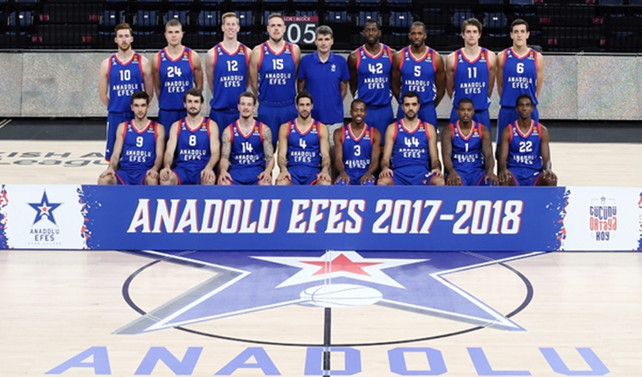 Anadolu Efes Olympiakos'u konuk ediyor