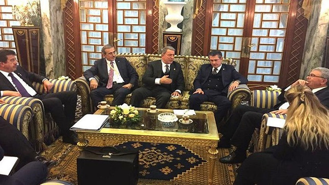 Akar, Tunus Savunma Bakanı ile görüştü