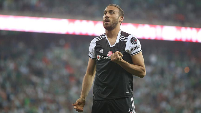 Başakşehir'den Everton'a Cenk Tosun tweeti