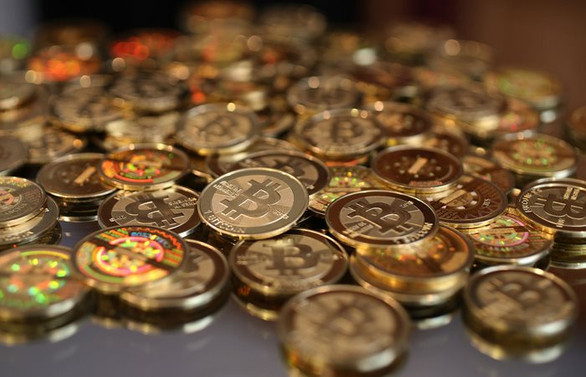 Bakan Zeybekci uyardı: Bitcoin ile ilgili yasal düzenleme olmayacak