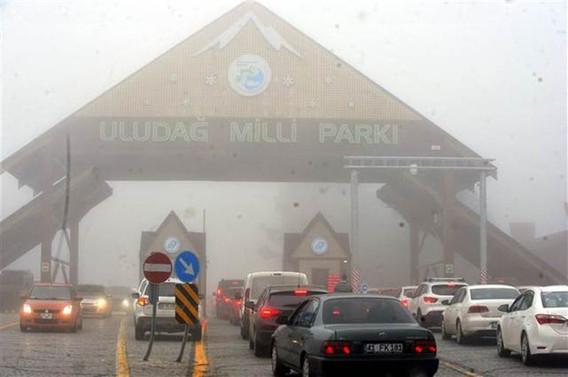 Tatilciler yılbaşı için Uludağ'a akın etti