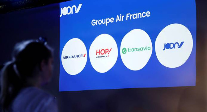 Air France gidiyor, Joon geliyor