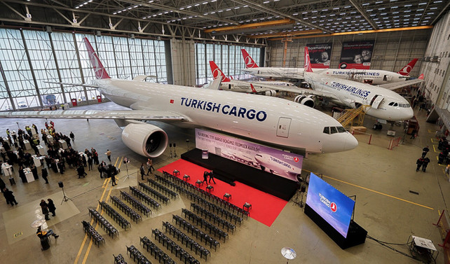 THY, ilk Boeing 777 kargo uçağını teslim aldı