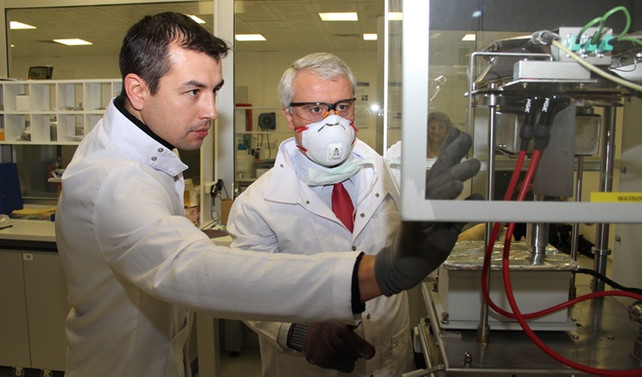 Uçak aksamları yangın tehlikesine karşı AÜ'de test ediliyor
