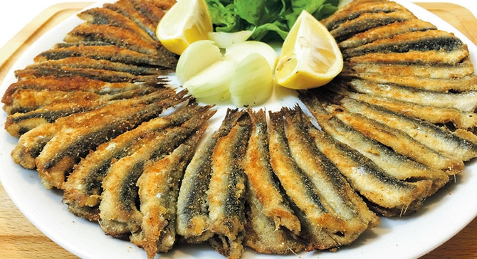 Hamsi koydum tavaya başladı oynamaya