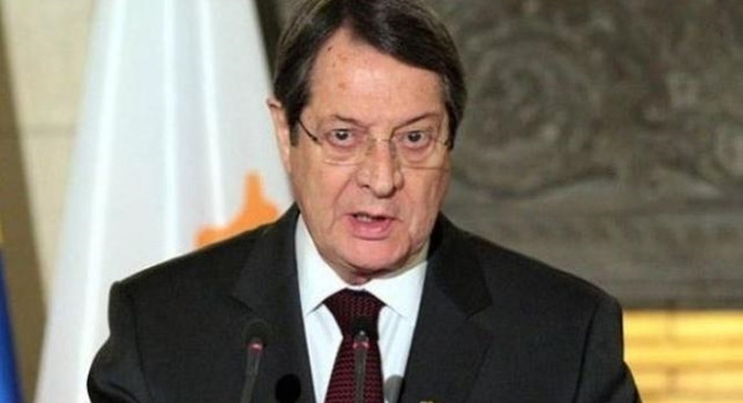 Kıbrıs görüşmeleri sürerken, Rum lider toplantıyı terk etti