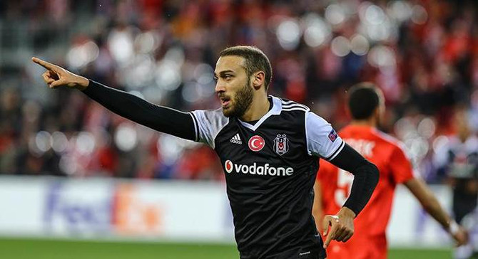 UEFA Avrupa Ligi'nde haftanın oyuncusu Cenk Tosun