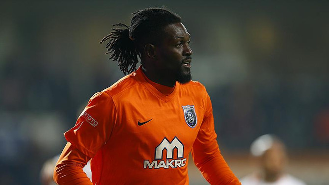 Adebayor'un oynaması zor